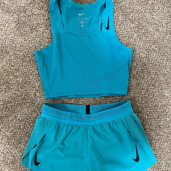Nike Aeroswift Running Shorts and Crop Top - Picture 1 of 6